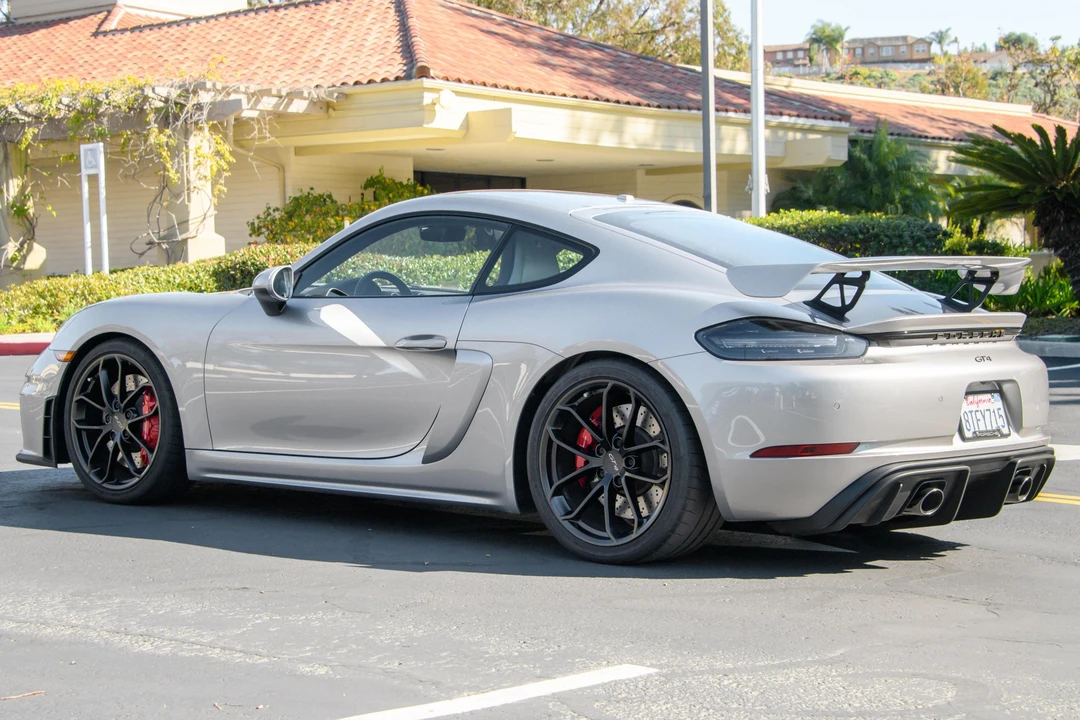 2020 Porsche 718 Cayman GT4 - Image 4 of 31