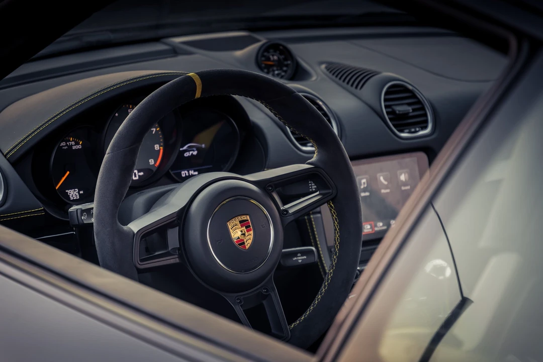 2020 Porsche 718 Cayman GT4 - Image 7 of 9