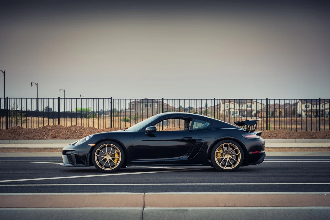 2020 Porsche 718 Cayman GT4 - Image 5 of 9