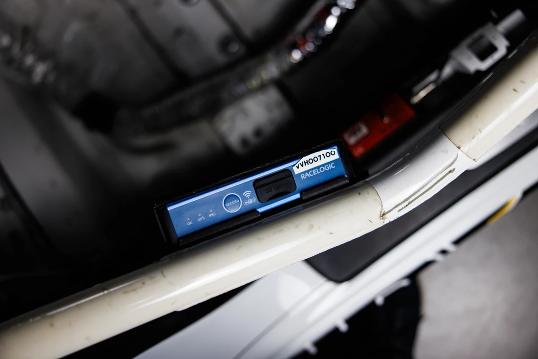 2020 Porsche - Image 24 of 31