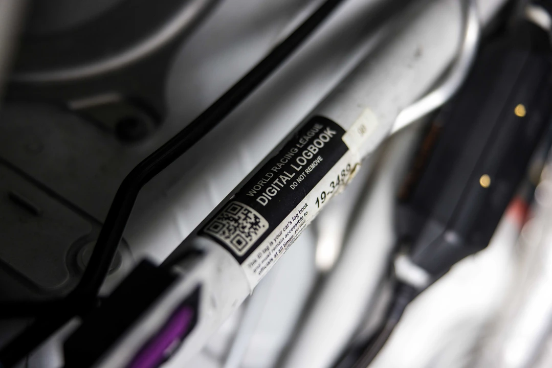 2020 Porsche - Image 29 of 31