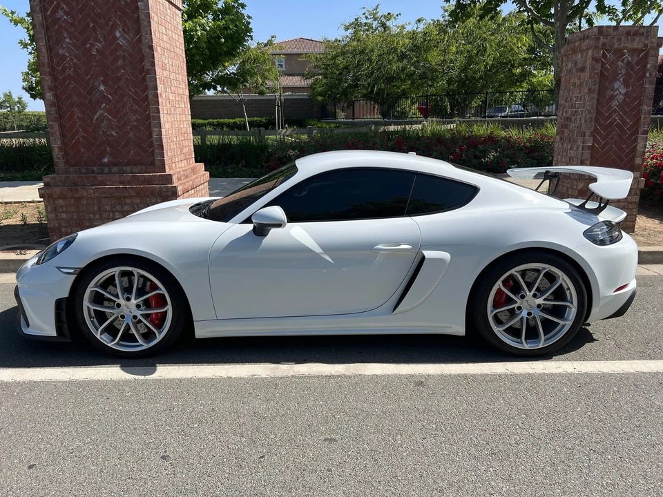 2020 Porsche 718 Cayman GT4 - Image 3 of 11
