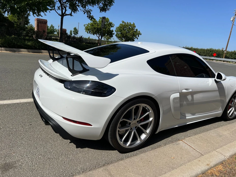 2020 Porsche 718 Cayman GT4 - Image 5 of 11