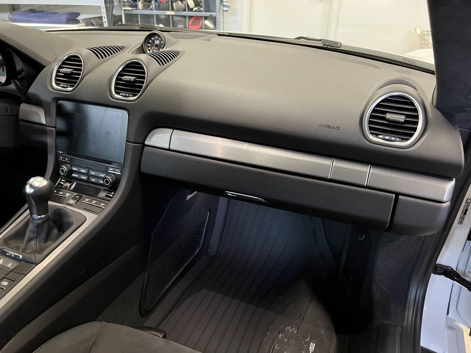 2020 Porsche 718 Cayman GT4 - Image 27 of 31