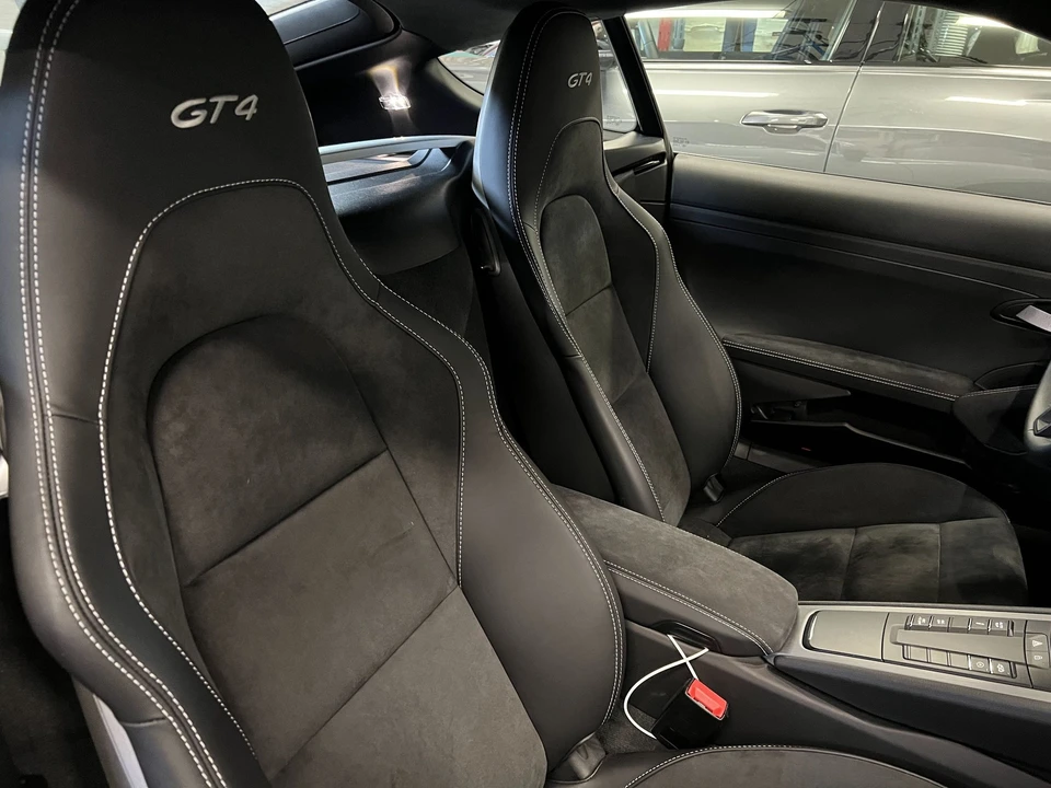 2020 Porsche 718 Cayman GT4 - Image 30 of 31