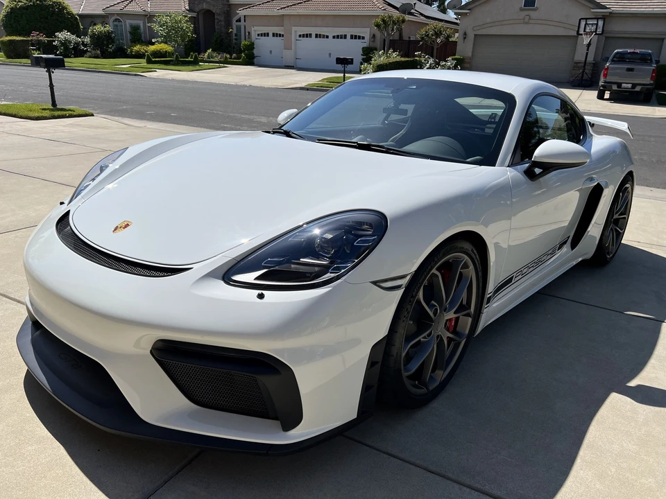 2020 Porsche 718 Cayman GT4 - Image 2 of 31