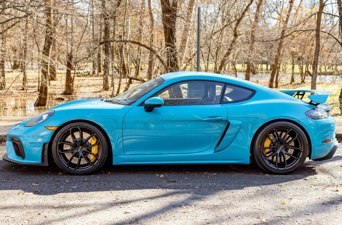 2020 Porsche 718 Cayman GT4 - Image 2 of 7