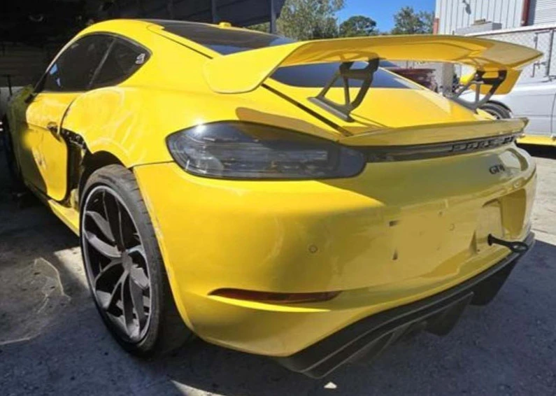 2020 Porsche 718 Cayman GT4 - Image 4 of 19