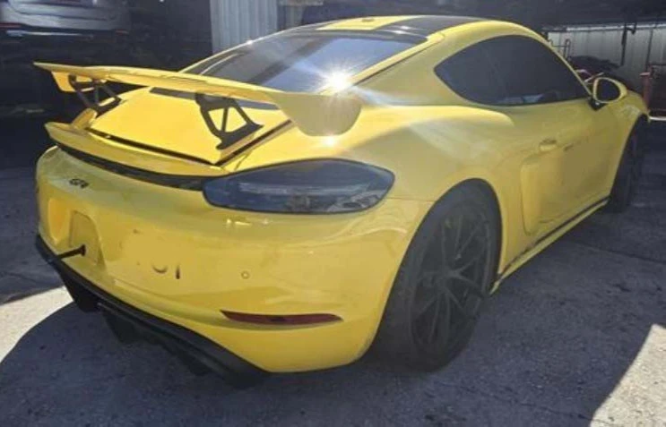 2020 Porsche 718 Cayman GT4 - Image 3 of 19