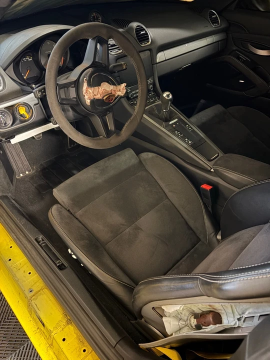 2020 Porsche 718 Cayman GT4 - Image 13 of 19