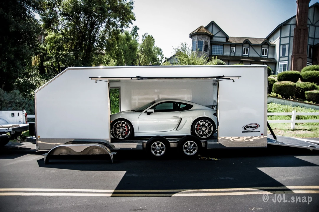2020 Porsche 718 Cayman GT4 - Image 2 of 4