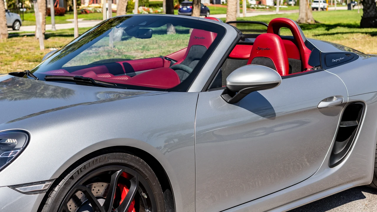 2020 Porsche 718 Boxster Spyder - Image 12 of 31