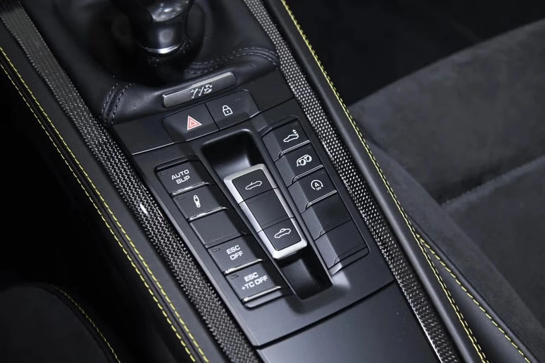2020 Porsche 718 Boxster Spyder - Image 16 of 23