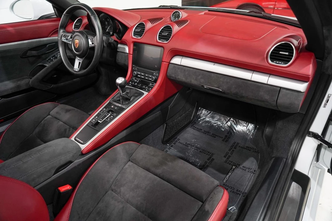 2020 Porsche 718 Boxster Spyder - Image 17 of 31