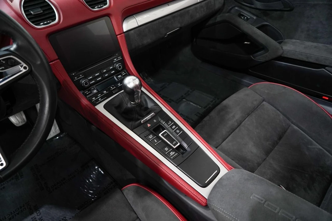 2020 Porsche 718 Boxster Spyder - Image 13 of 31