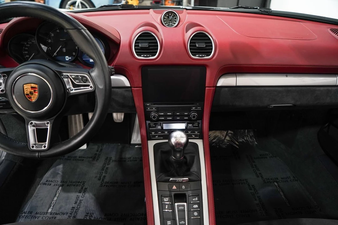 2020 Porsche 718 Boxster Spyder - Image 12 of 31