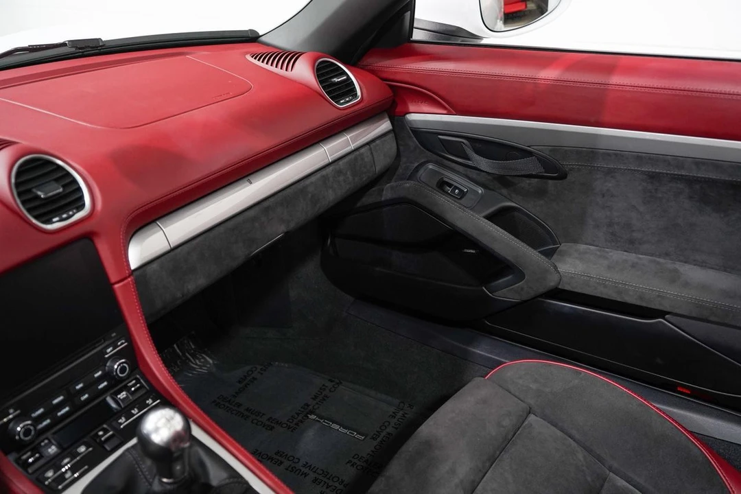 2020 Porsche 718 Boxster Spyder - Image 14 of 31