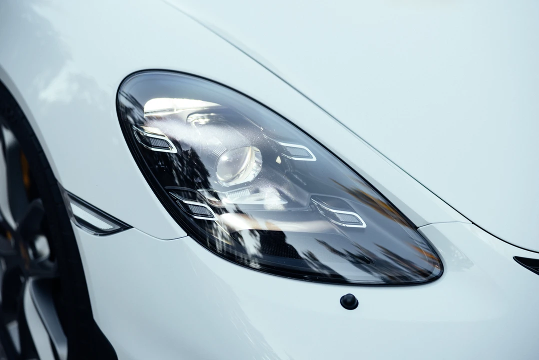2020 Porsche 718 Boxster Spyder - Image 26 of 31