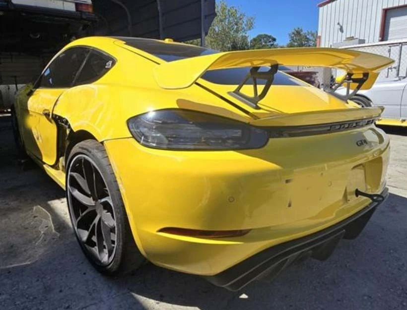 2020 Porsche 718 Cayman GT4 - Image 3 of 21