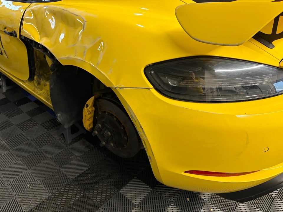 2020 Porsche 718 Cayman GT4 - Image 14 of 21