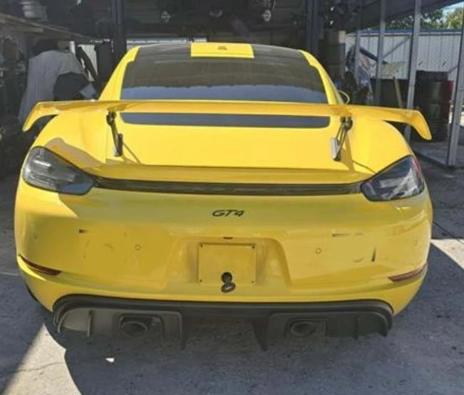 2020 Porsche 718 Cayman GT4 - Image 12 of 21