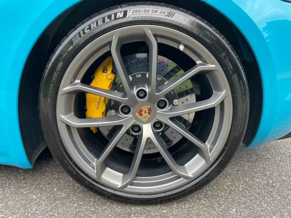 2020 Porsche - Image 26 of 31