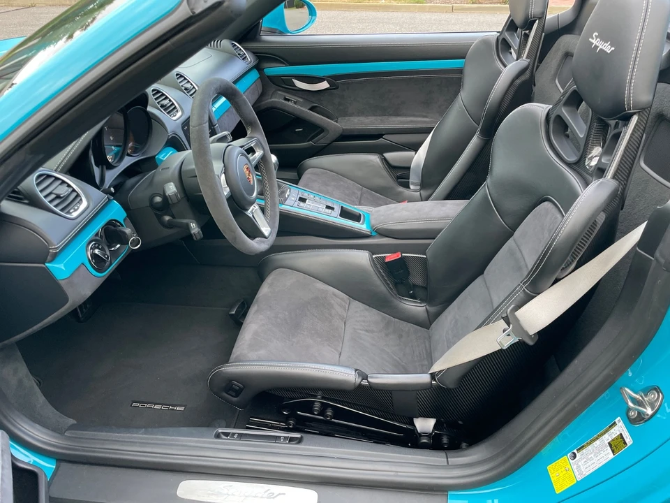 2020 Porsche - Image 19 of 31