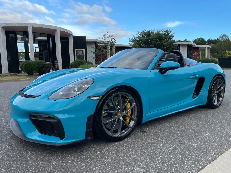 2020 Porsche - Image 2 of 31