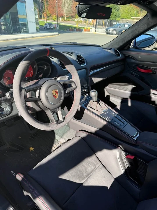 2020 Porsche 718 Cayman GT4 - Image 8 of 12
