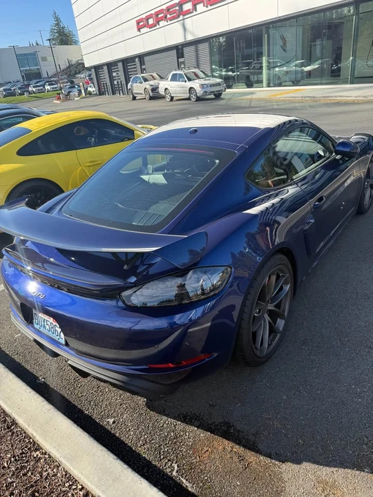 2020 Porsche 718 Cayman GT4 - Image 4 of 12