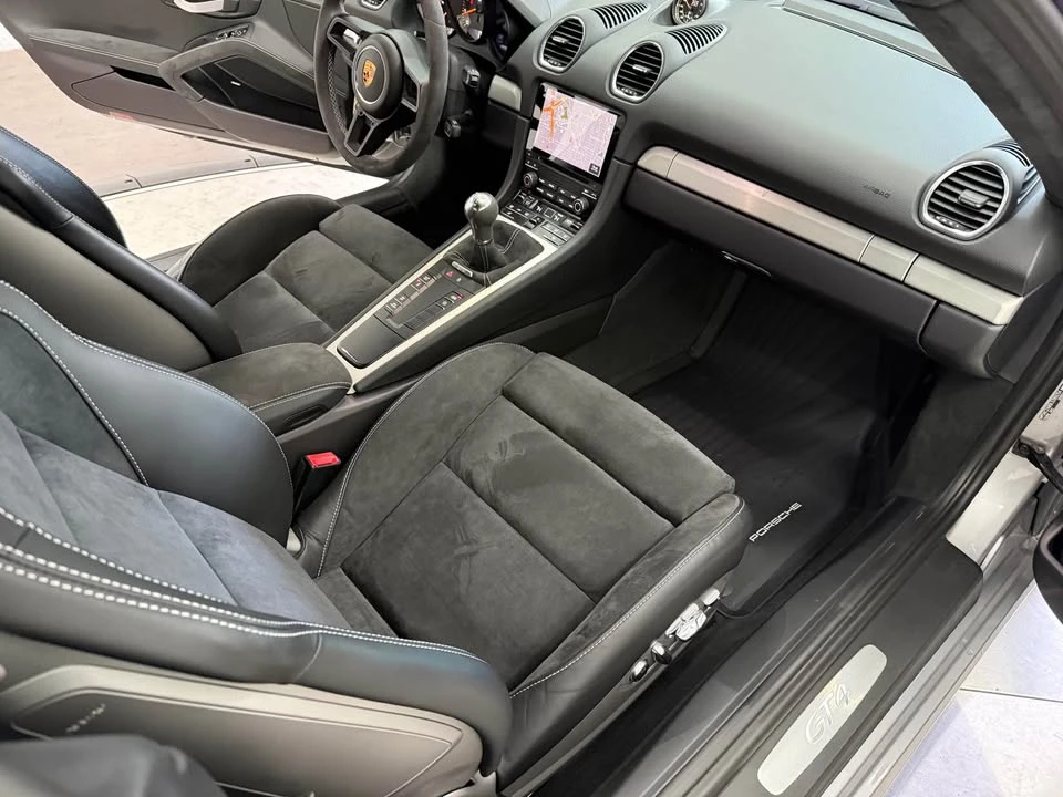 2020 Porsche 718 Cayman GT4 - Image 9 of 10