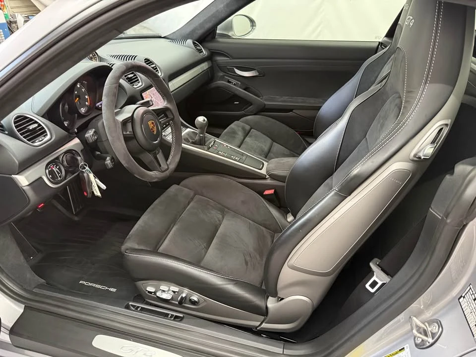 2020 Porsche 718 Cayman GT4 - Image 4 of 10