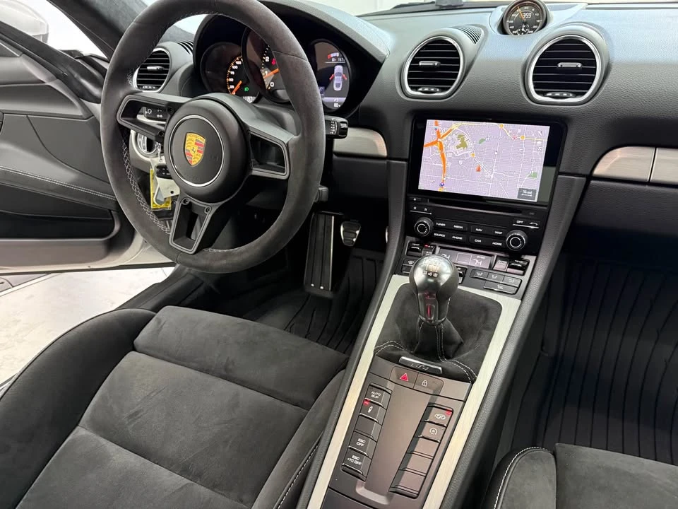 2020 Porsche 718 Cayman GT4 - Image 8 of 10