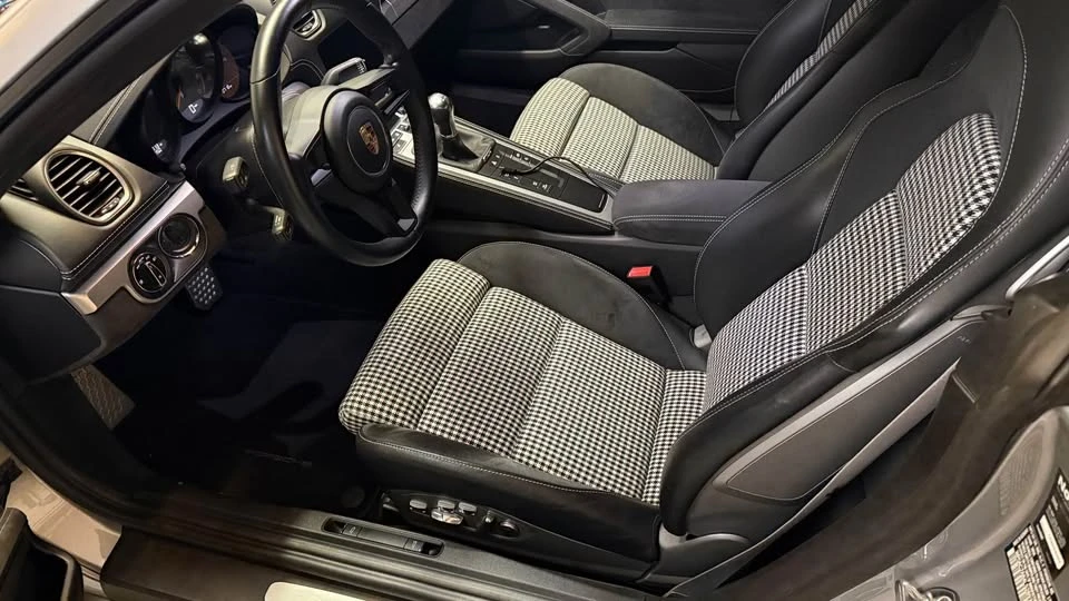 2020 Porsche 718 Cayman GT4 - Image 13 of 15