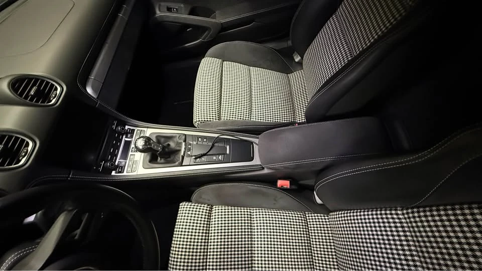 2020 Porsche 718 Cayman GT4 - Image 12 of 15
