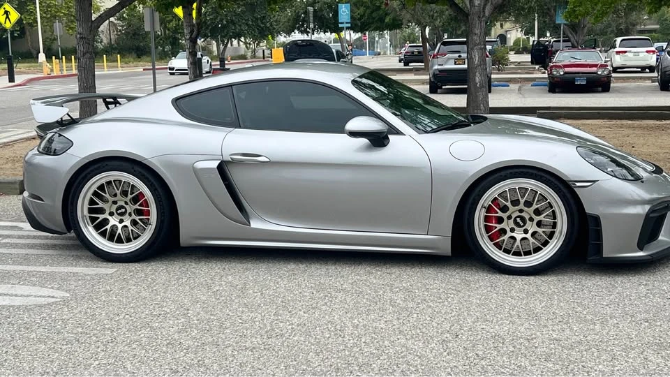 2020 Porsche 718 Cayman GT4 - Image 11 of 15