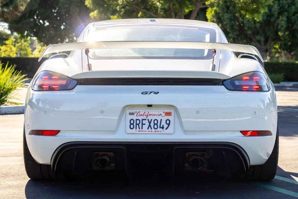 2020 Porsche 718 Cayman GT4 - Image 2 of 19