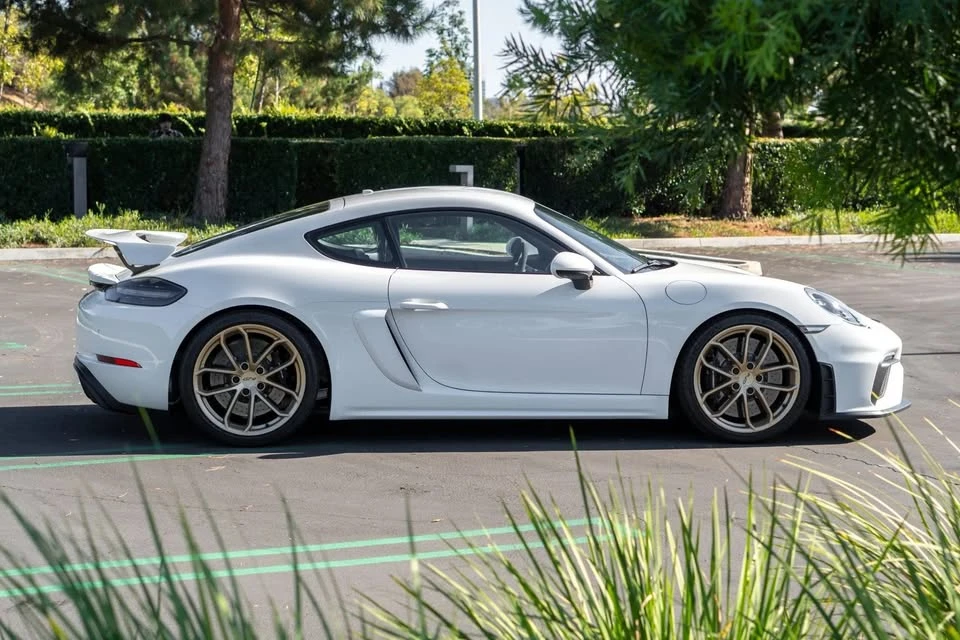 2020 Porsche 718 Cayman GT4 - Image 9 of 19