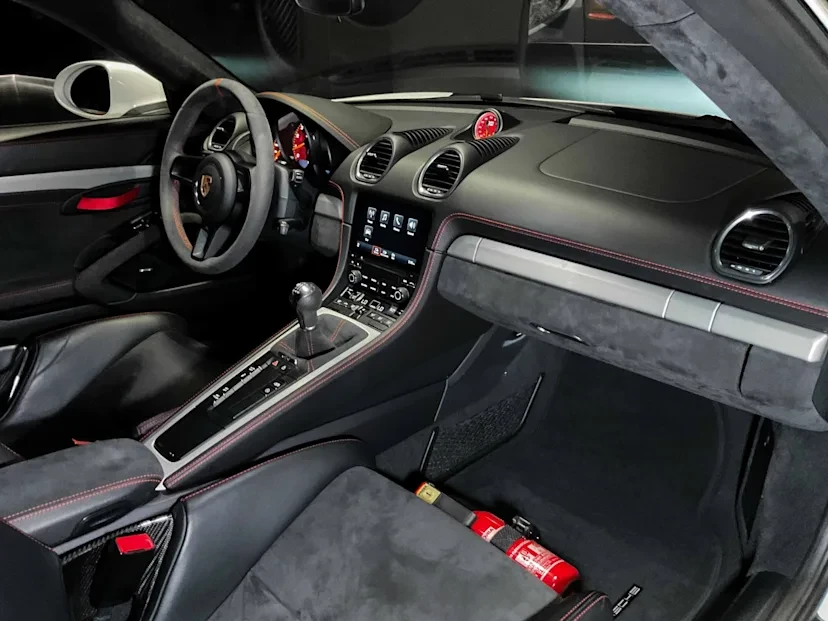 2020 Porsche 718 Cayman GT4 - Image 13 of 20