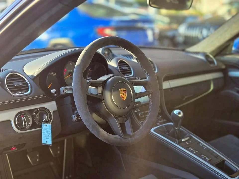 2020 Porsche 718 Cayman GT4 - Image 12 of 15