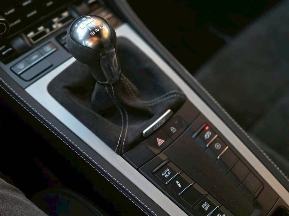 2020 Porsche 718 Cayman GT4 - Image 10 of 15