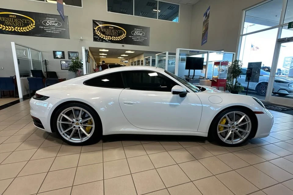 2020 Porsche 992 Carrera - Image 2 of 12