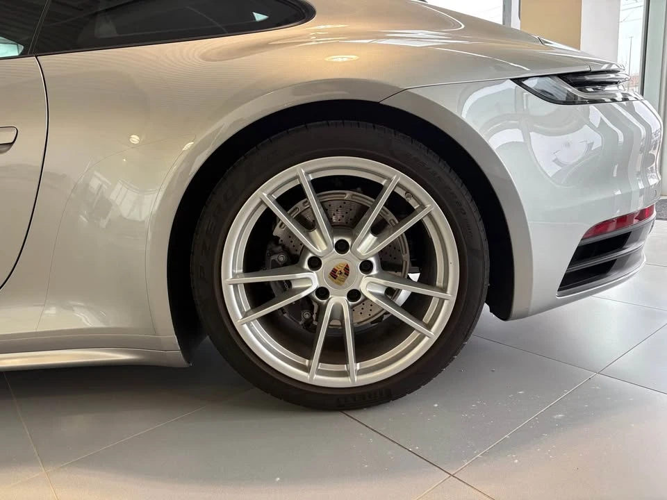 2020 Porsche 992 Carrera - Image 9 of 16