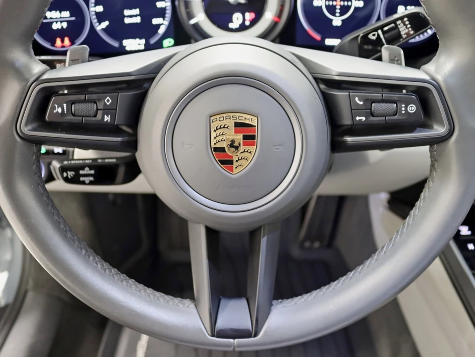 2020 Porsche 992 Carrera - Image 16 of 21