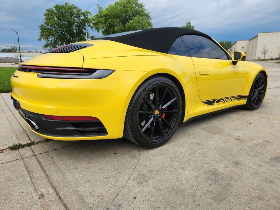 2020 Porsche 992 Carrera 4S - Image 16 of 31