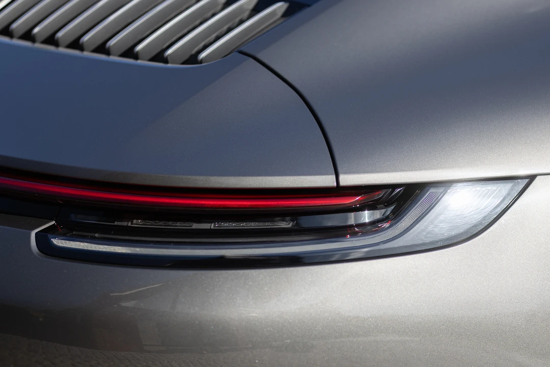 2020 Porsche 992 Carrera 4S - Image 23 of 31