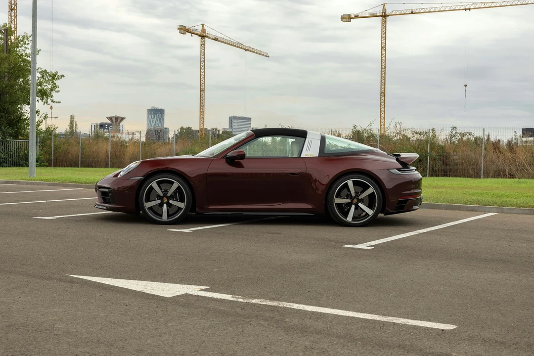 2020 Porsche 992 Targa 4 & 4S - Image 7 of 21