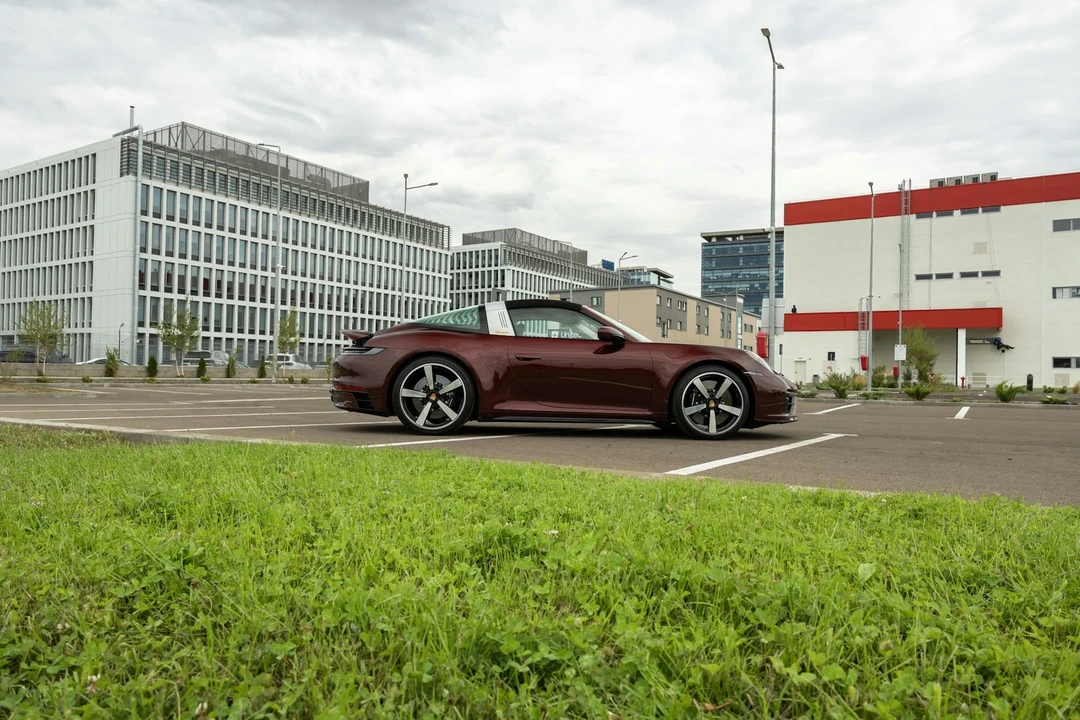 2020 Porsche 992 Targa 4 & 4S - Image 15 of 21