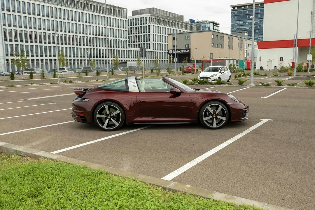 2020 Porsche 992 Targa 4 & 4S - Image 4 of 21