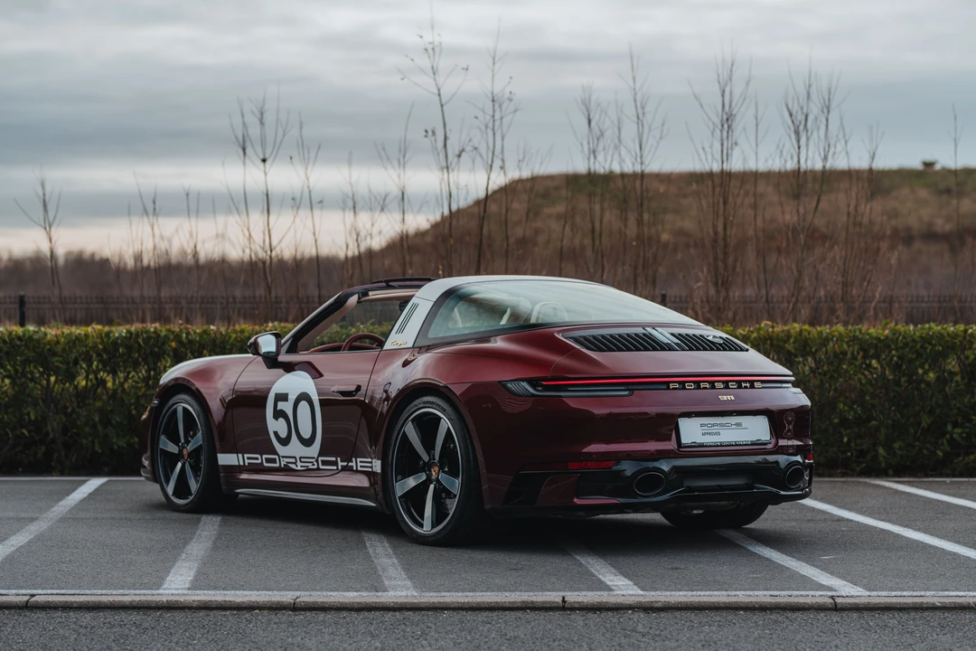 2020 Porsche 992 Carrera S - Image 8 of 22